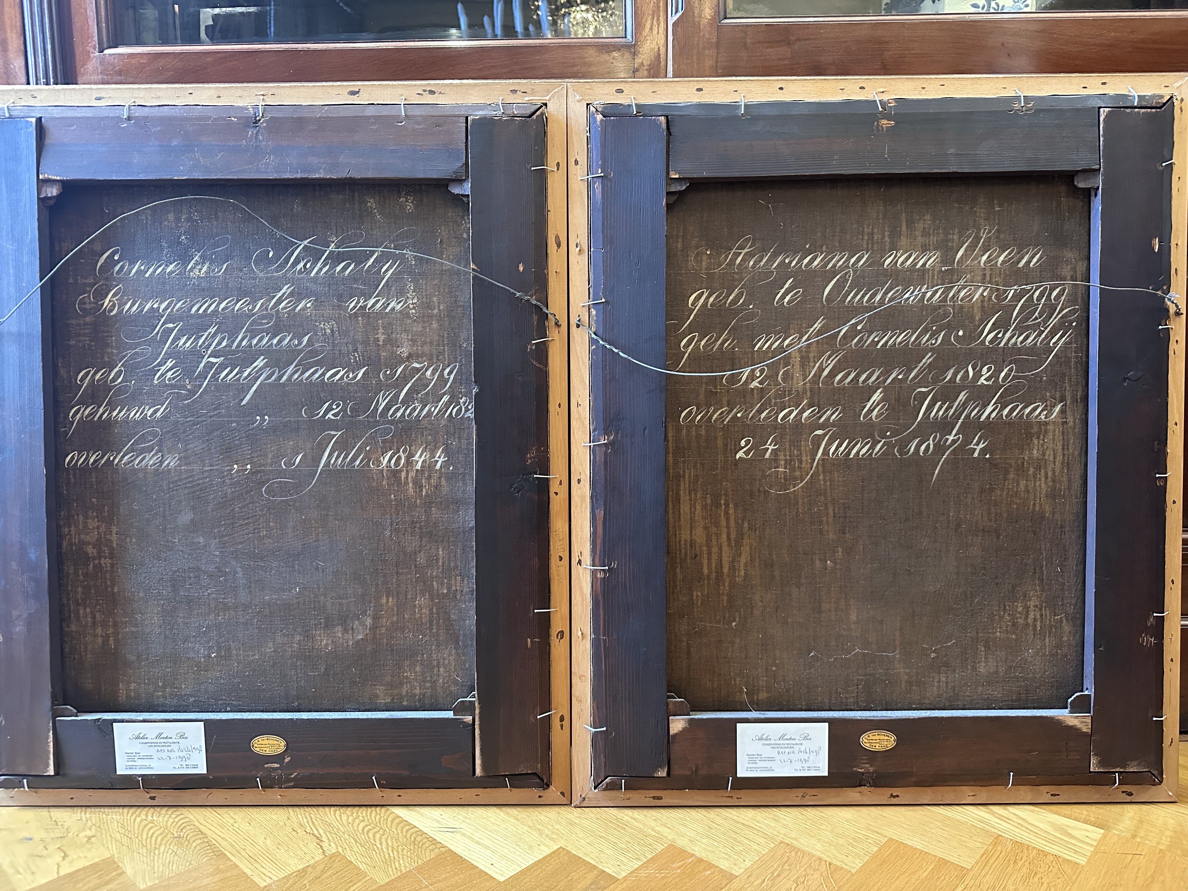 P.C. Wonder 1777-1852 - Portraits of Cornelis Schalij Mayor of Jutphaas and his wife Adriana van Veen signed and dated 1830 - Oil on canvas - Detail