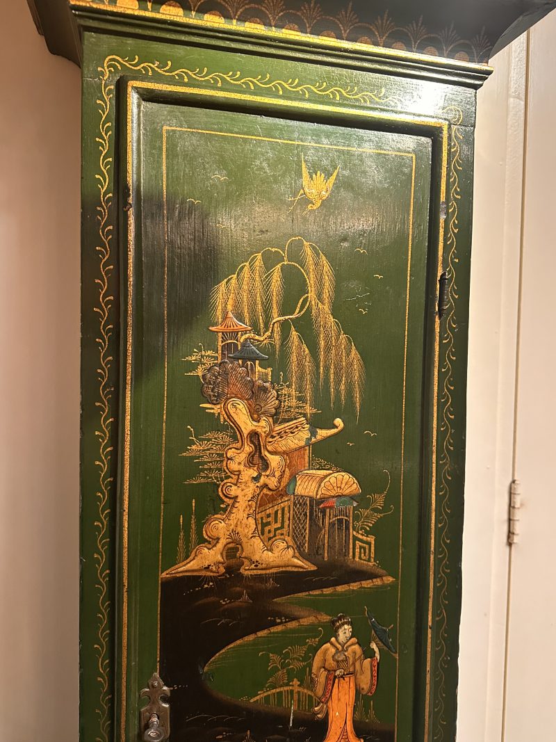 A George II green and gilt japanned longcase clock John Ewer London, circa 1715 - detail 7