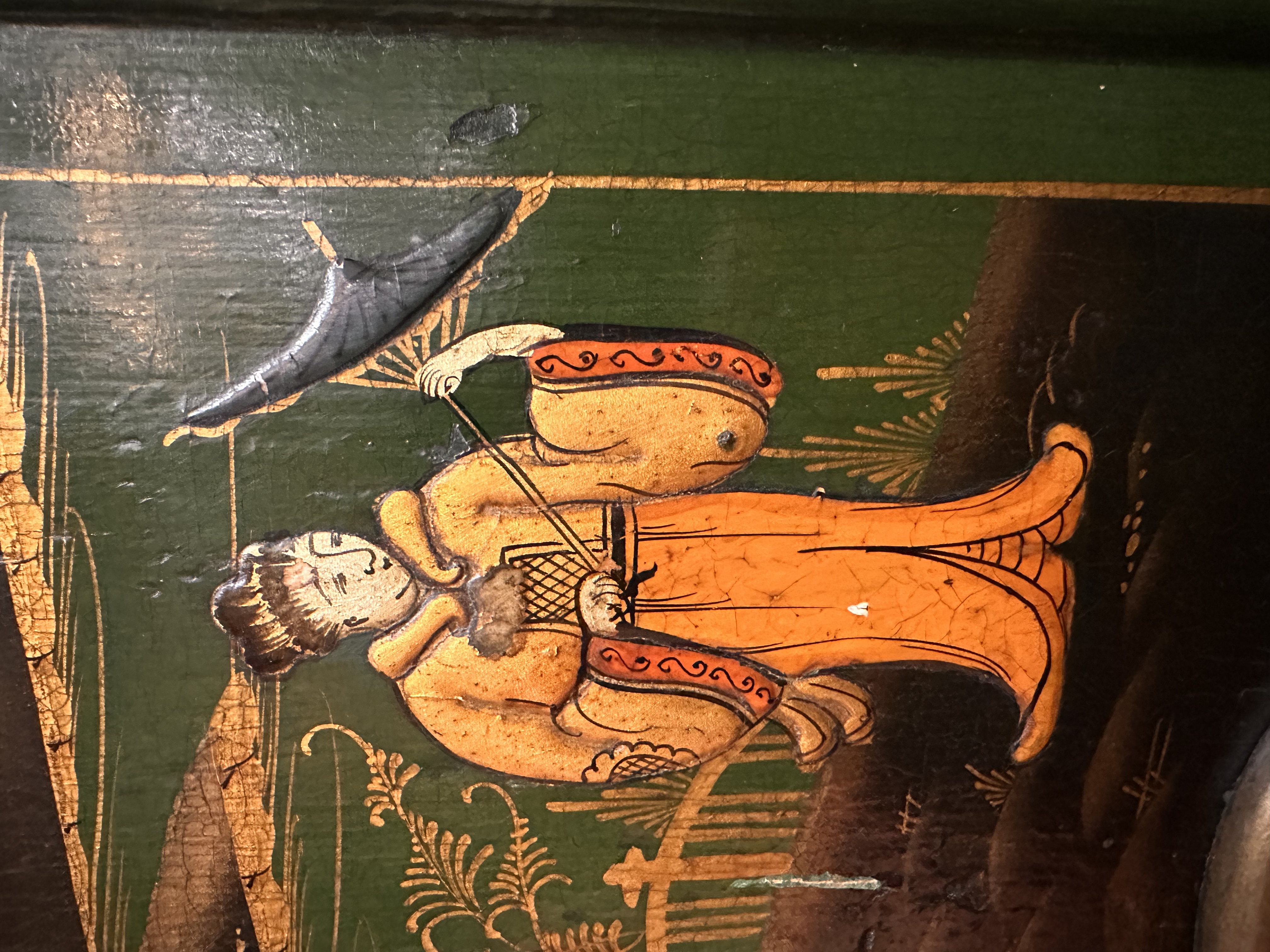 A George II green and gilt japanned longcase clock John Ewer London - Detail