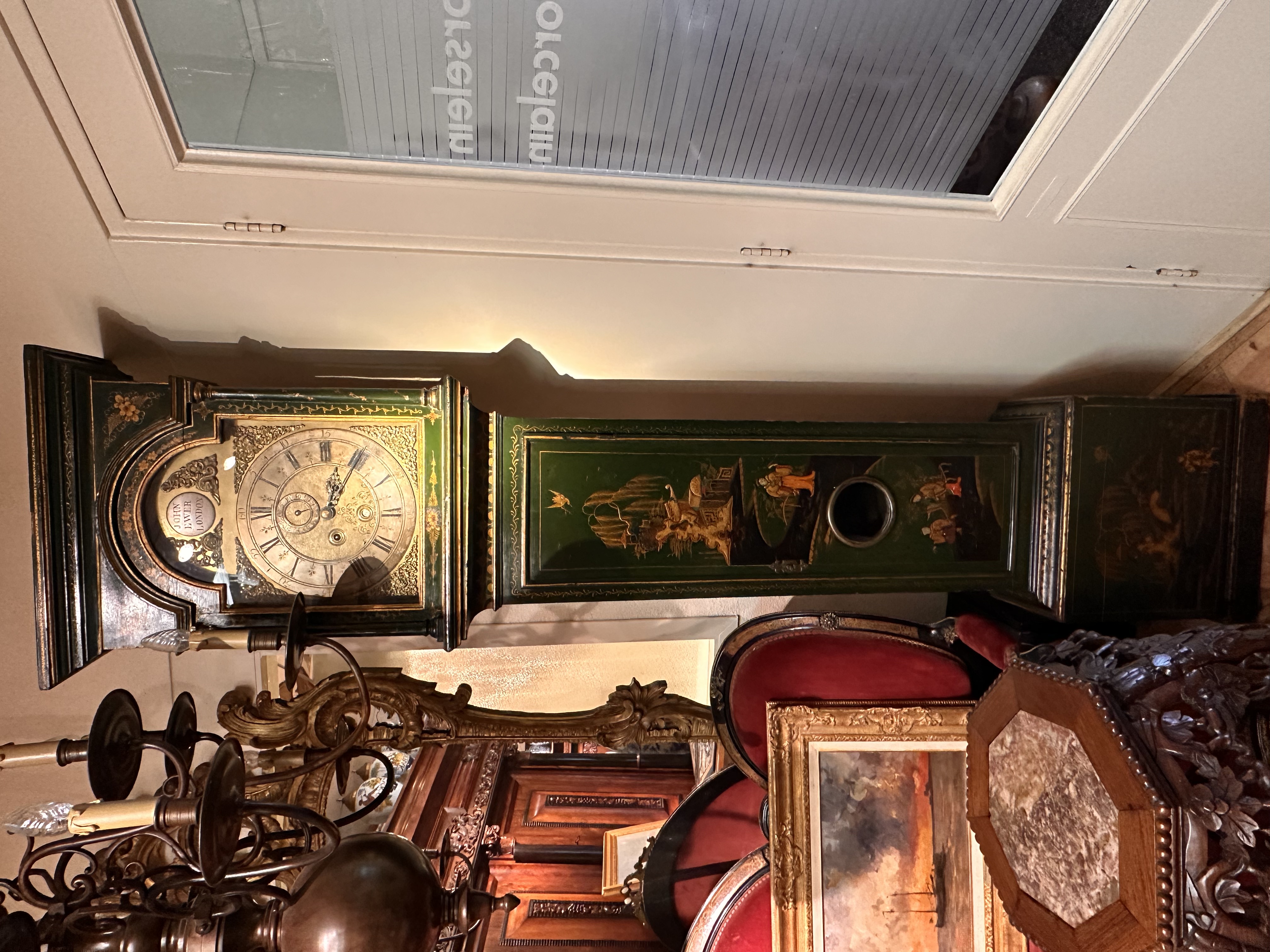 A George II green and gilt japanned longcase clock John Ewer London - Detail