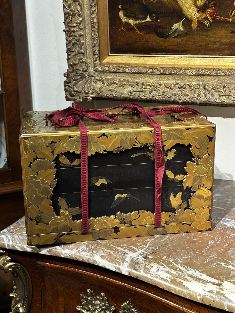 A japanese lacquer box (Edo period 1600 - 1868 ), Edo period, 1600-1868
