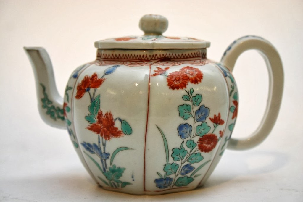 Japanese Kakiemon Teapot 18th Century