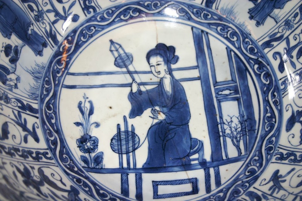 Pair Wanli Bowls 1573-1619 - Detail