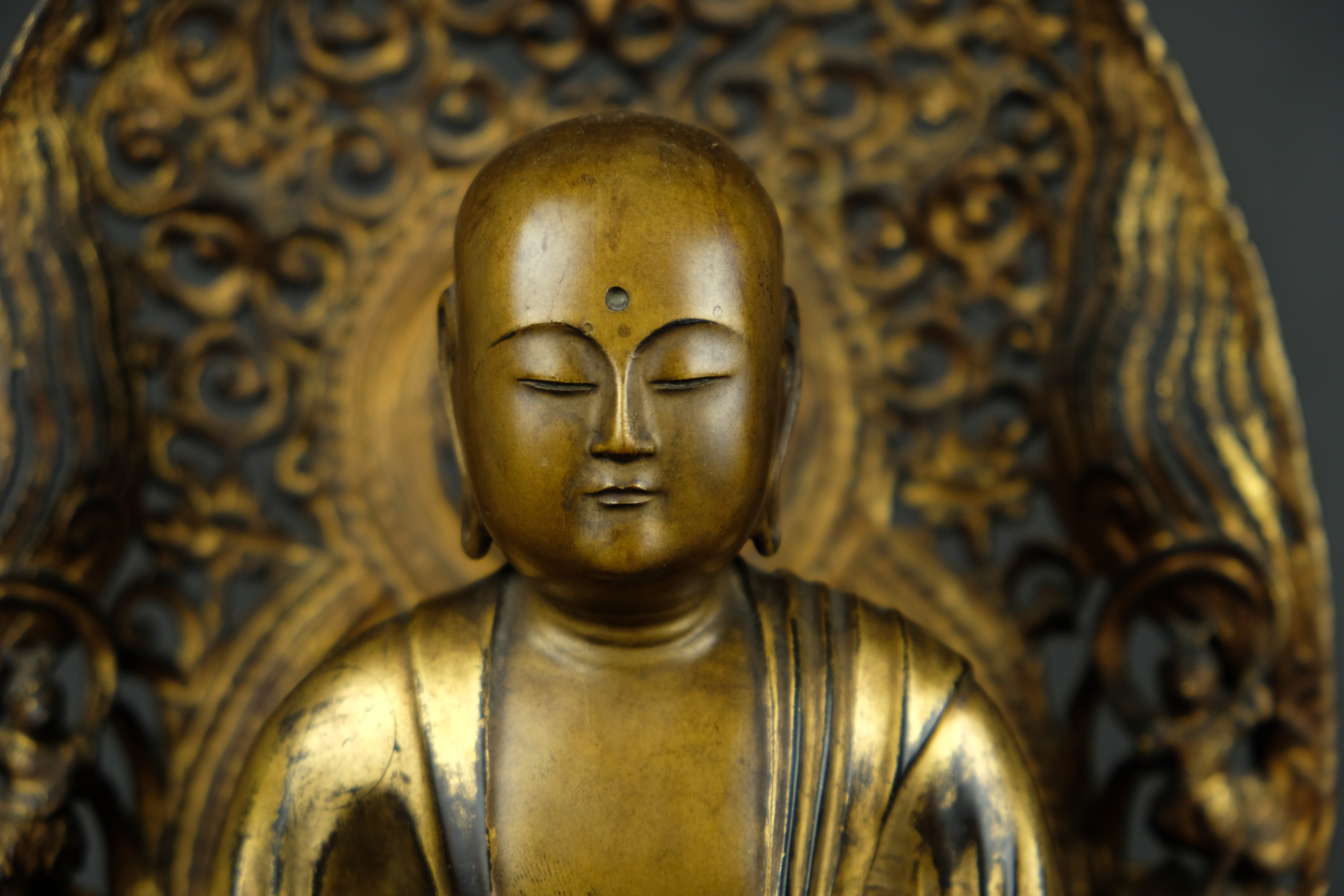 Japanese Buddha on lotus - Detail