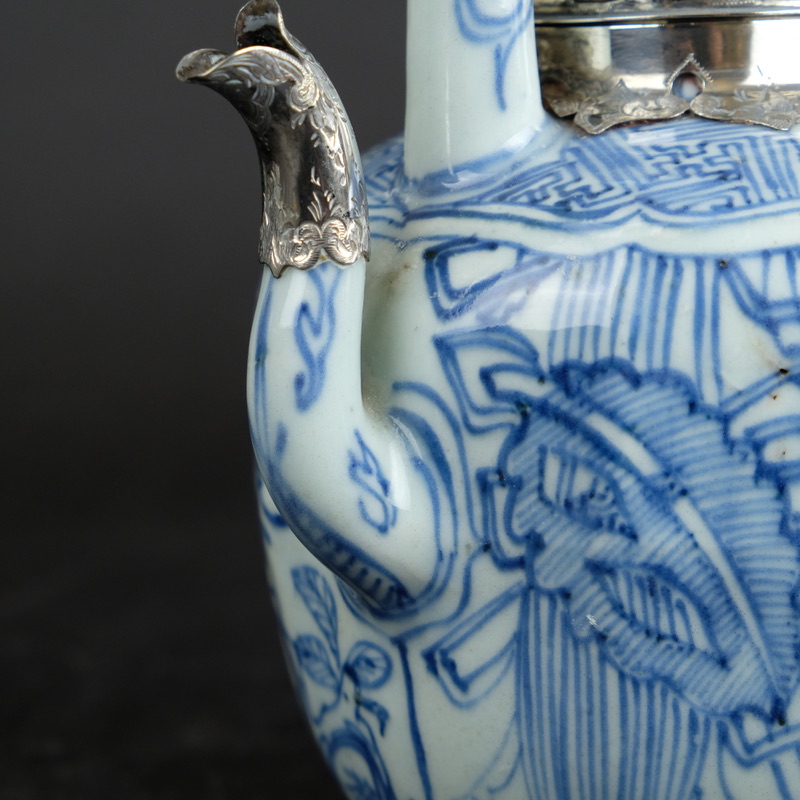 Wanli teapot silver mounted Jingdezhen ca 1600-25 - Detail