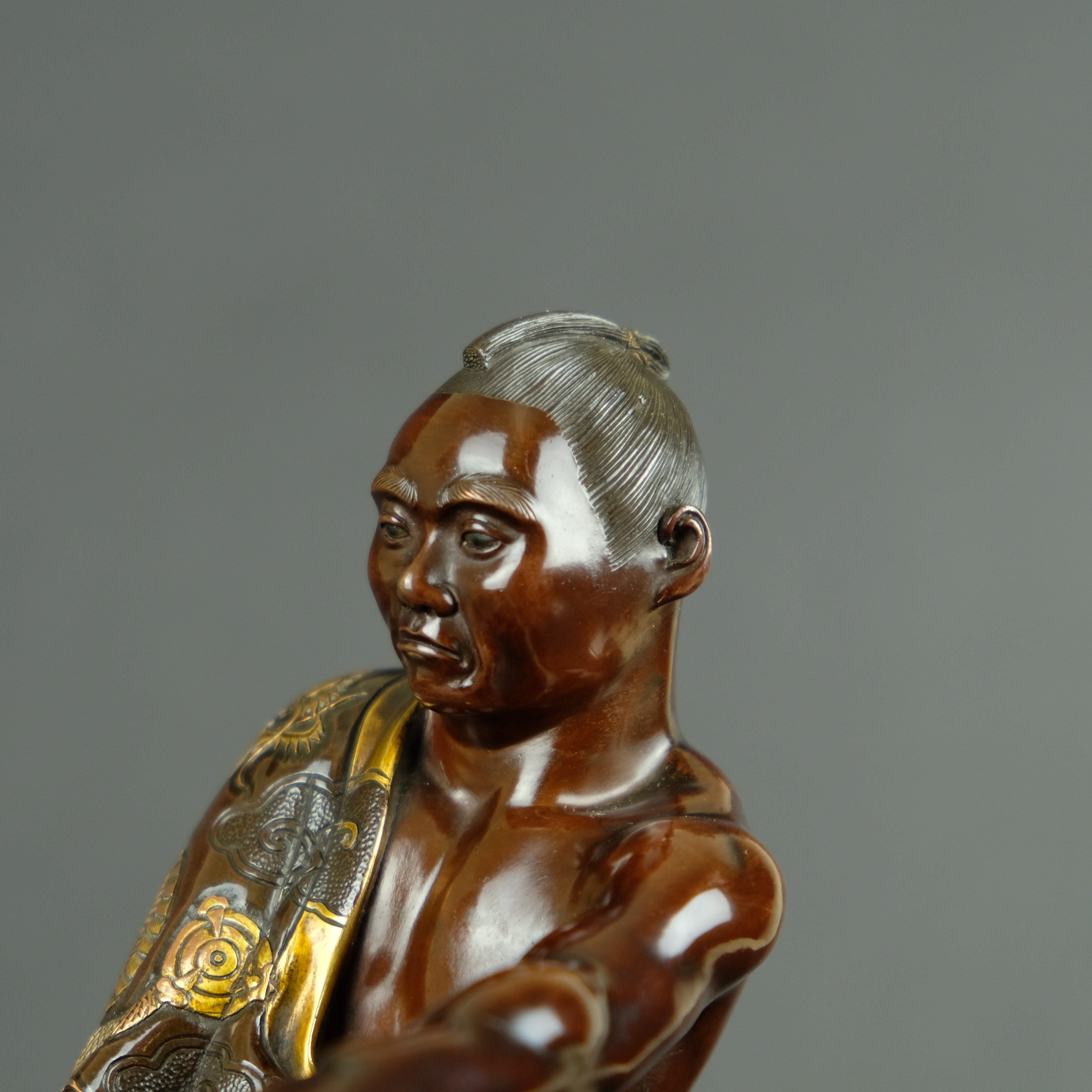 Miyao bronze figure of a vegetable salesman  - Detail