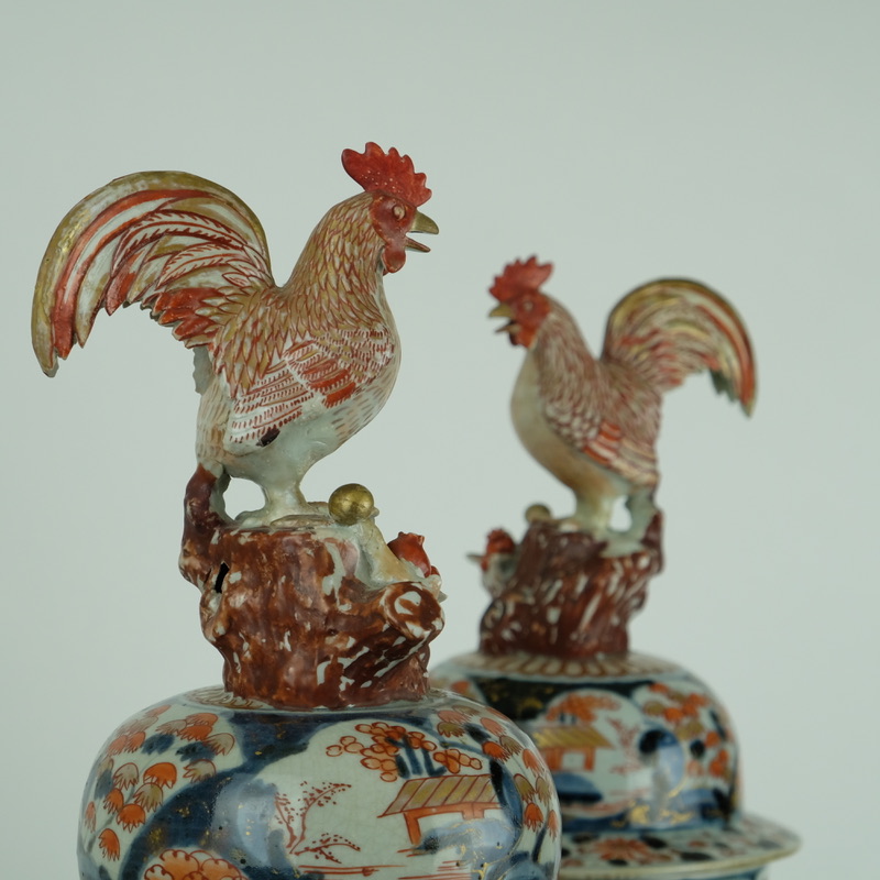 Pair 18th century japanese Imari cockerel vases - Detail