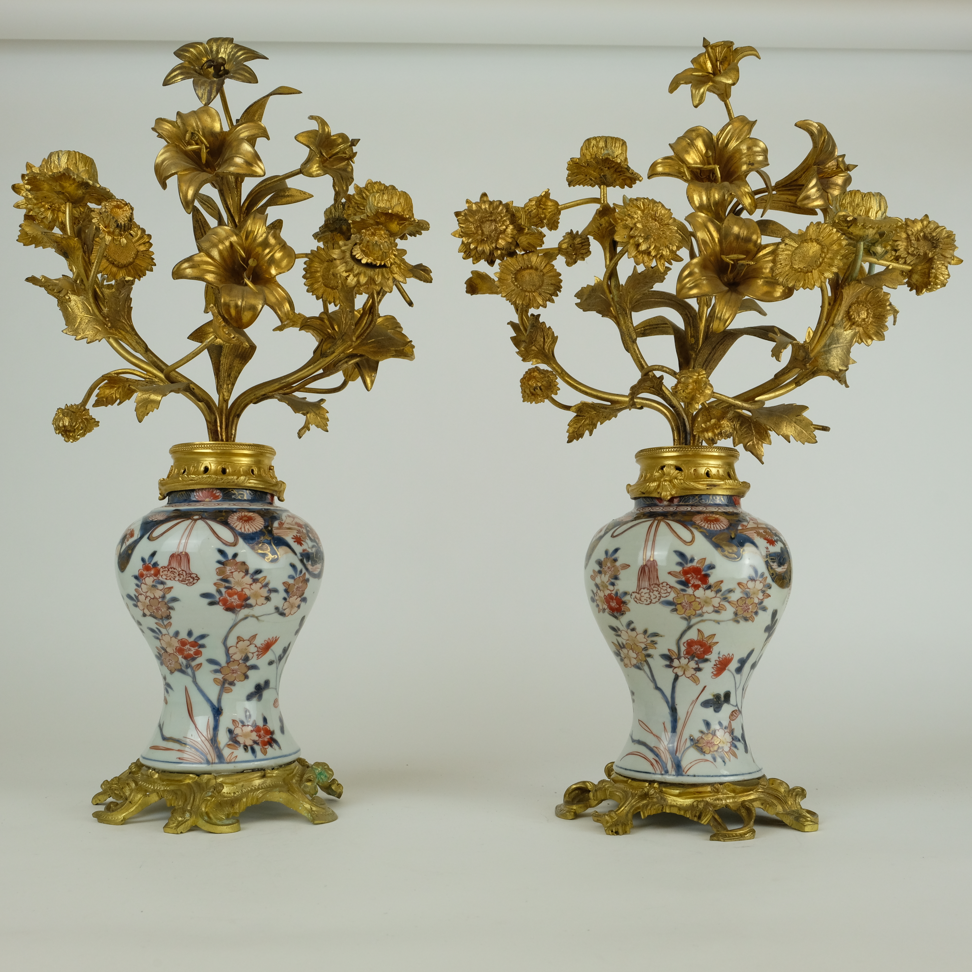 Japanese Imari 18th century gilt mounted flower vases - Detail