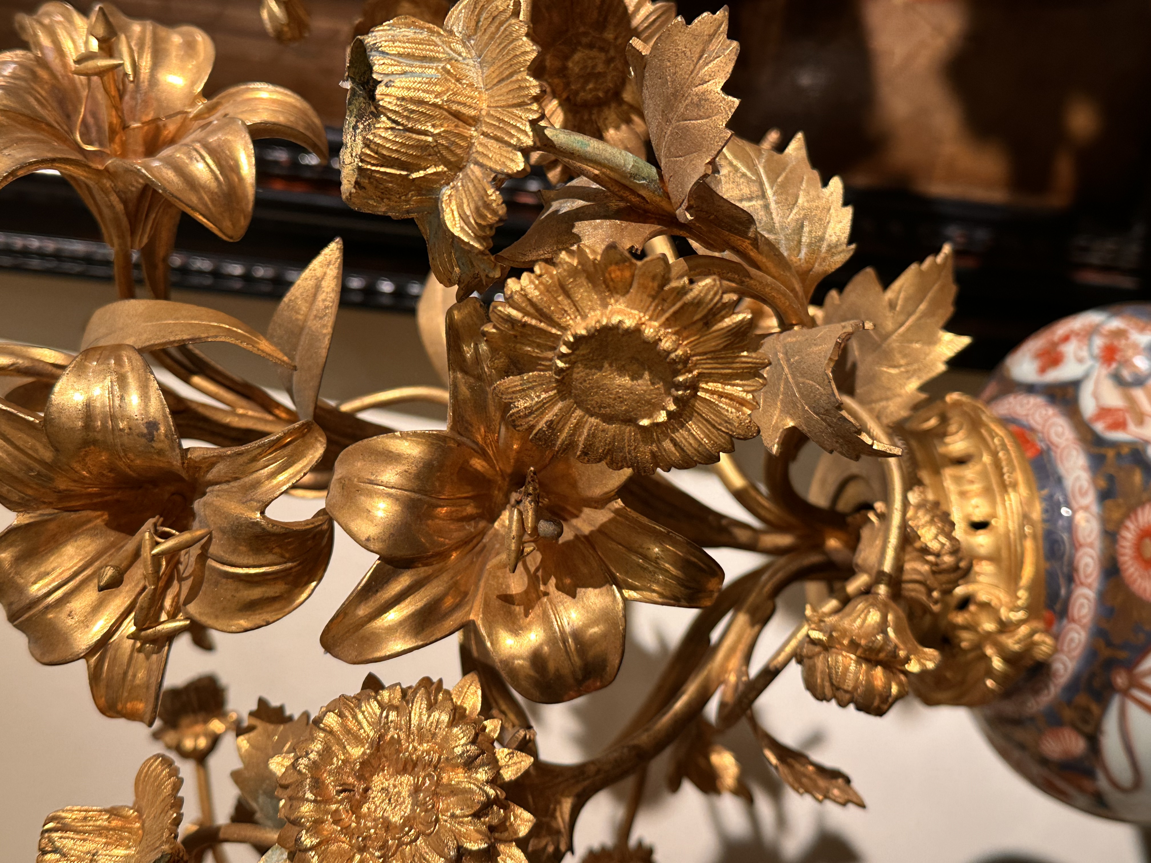 Japanese Imari 18th century gilt mounted flower vases - Detail