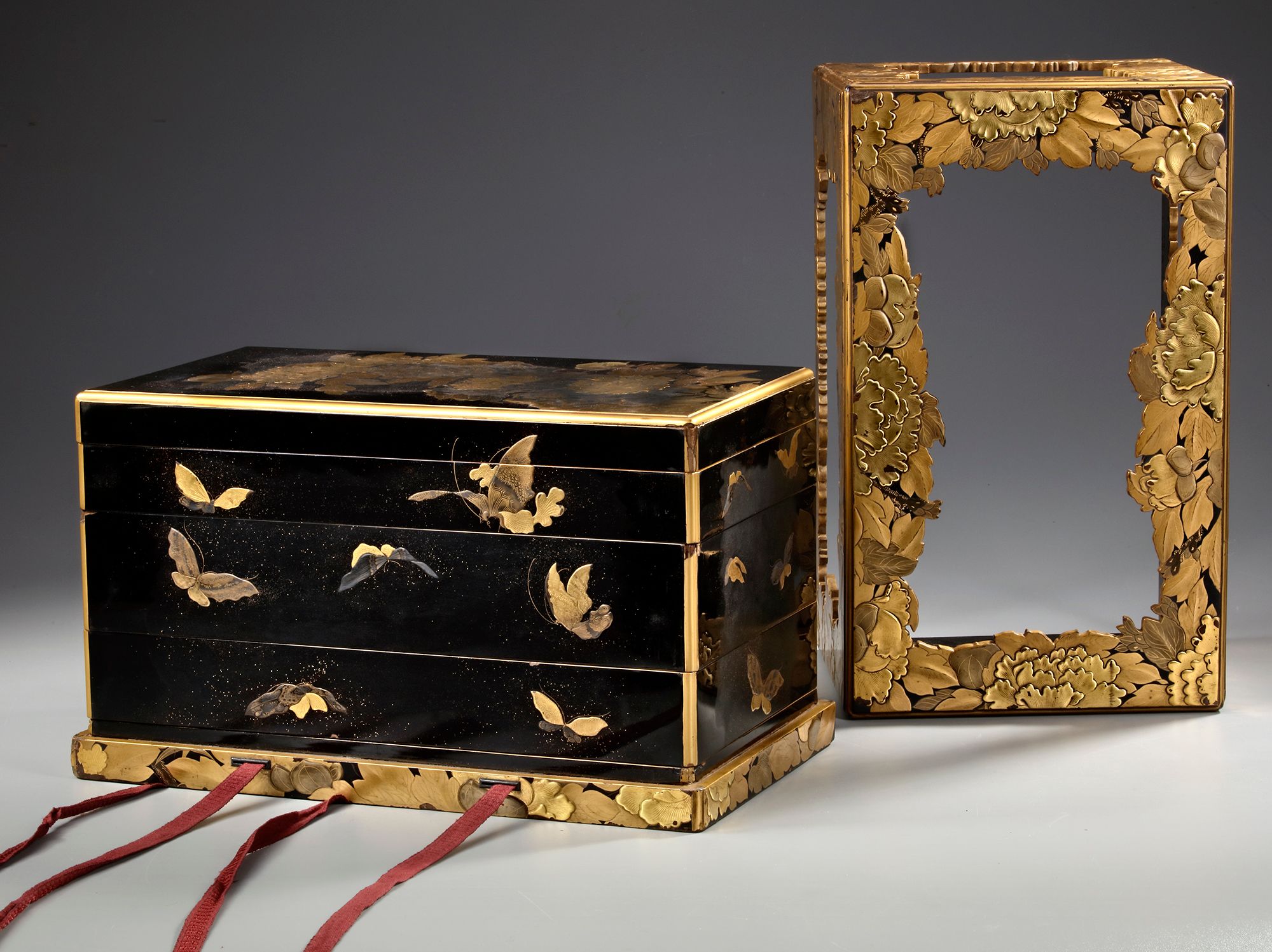 A japanese lacquer box (Edo period 1600 - 1868 )  - Detail