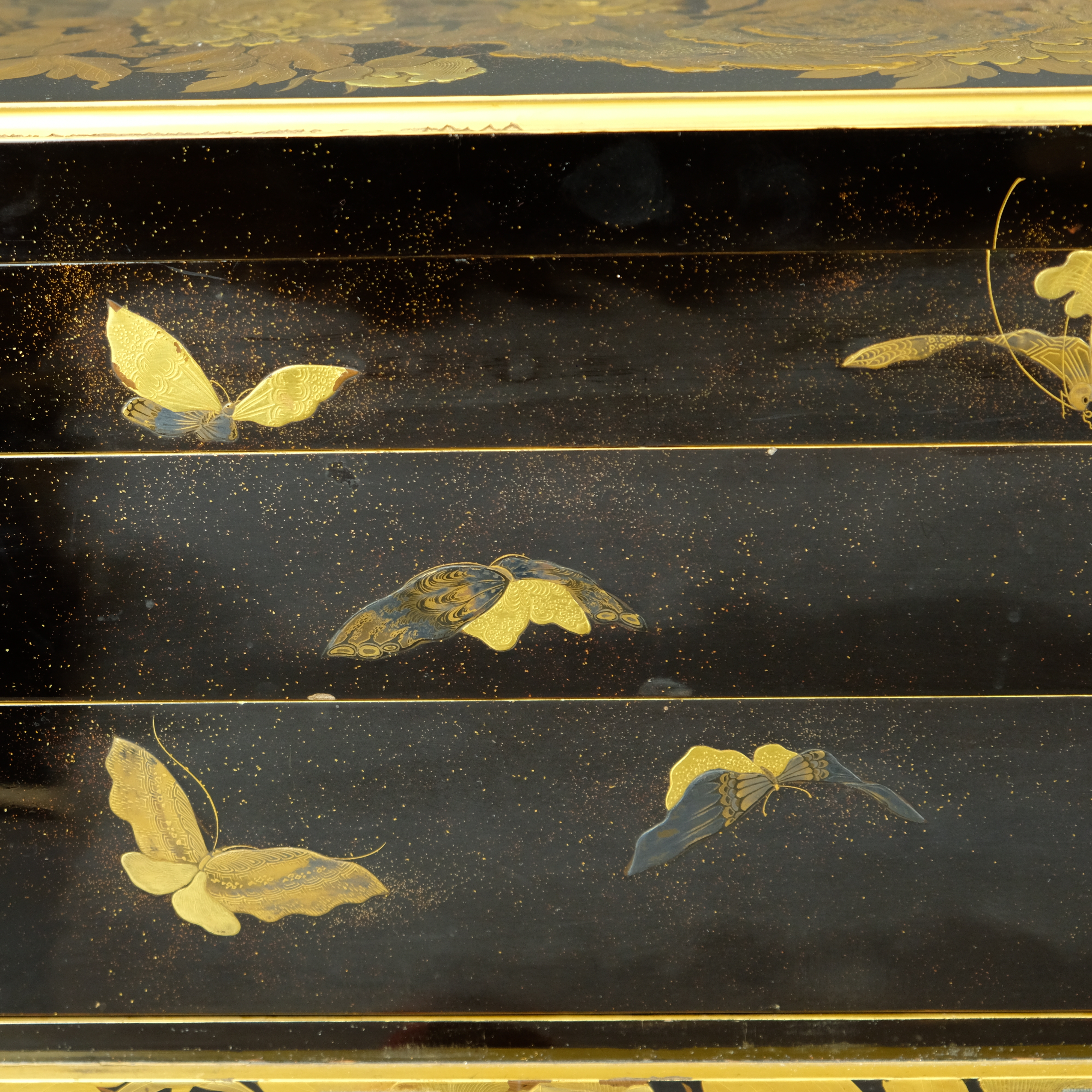 A japanese lacquer box (Edo period 1600 - 1868 )  - Detail