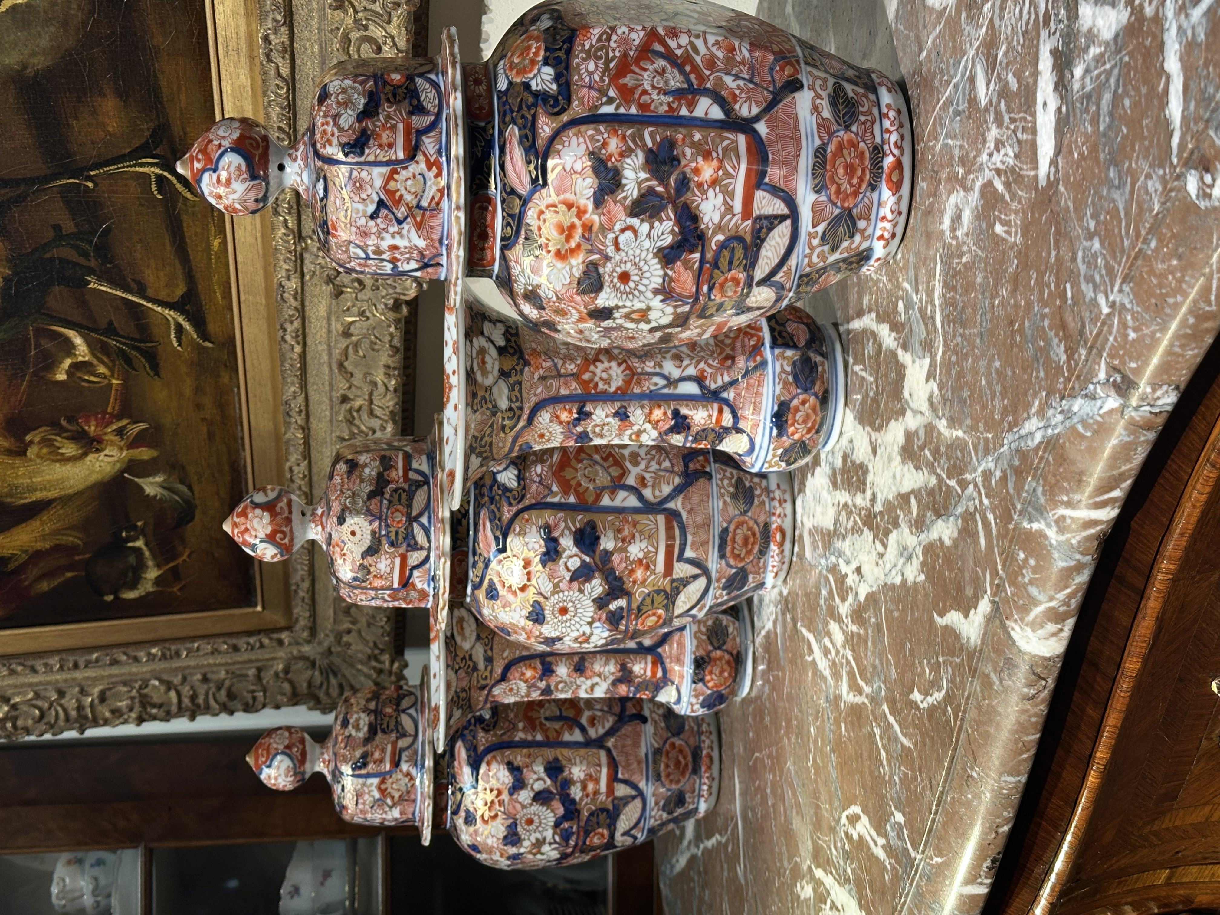 Japanese Imari Garniture of 5 vases - Detail
