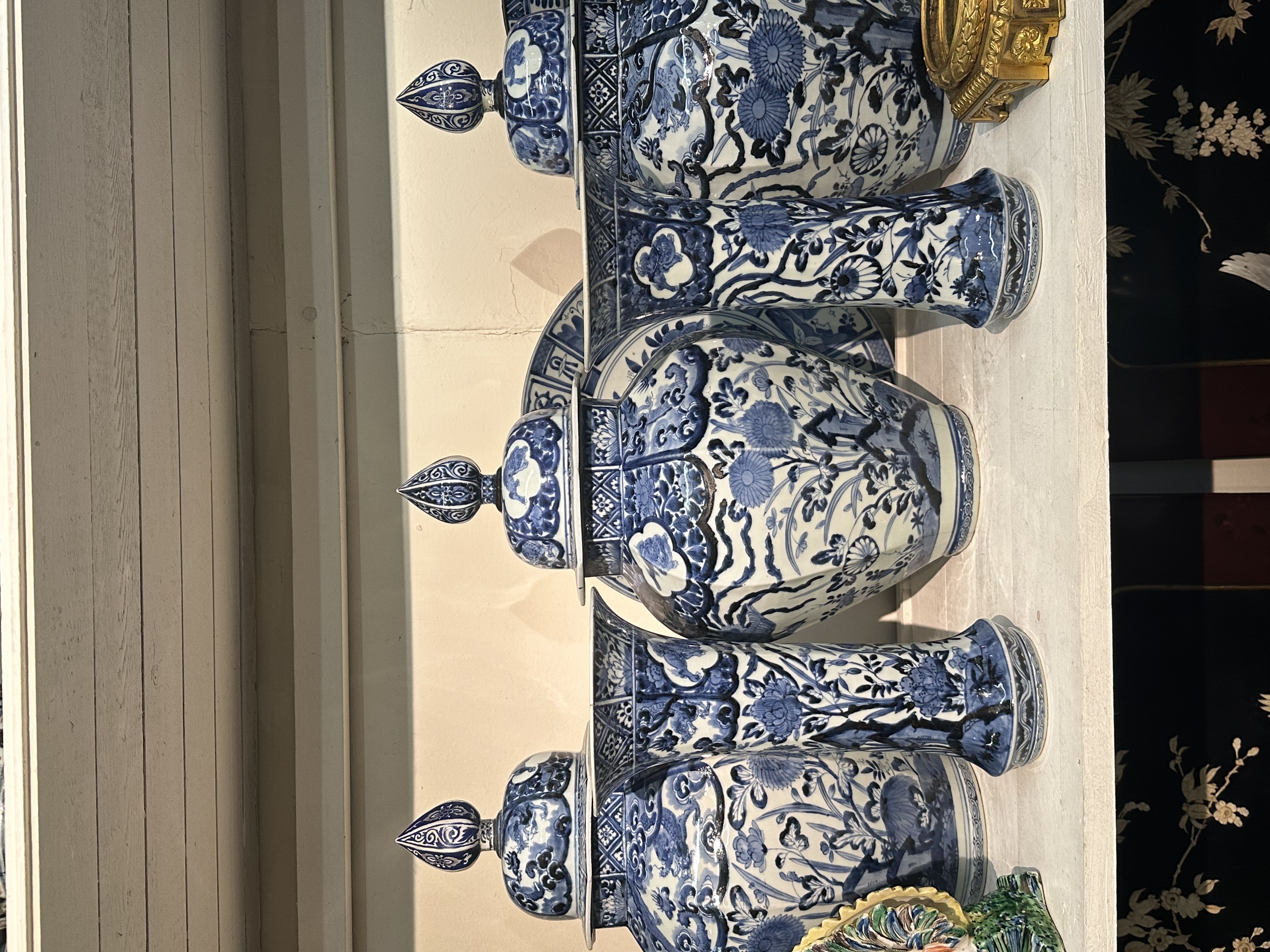Large Arita 5-piece garniture japanese edo ca 1700 - Detail